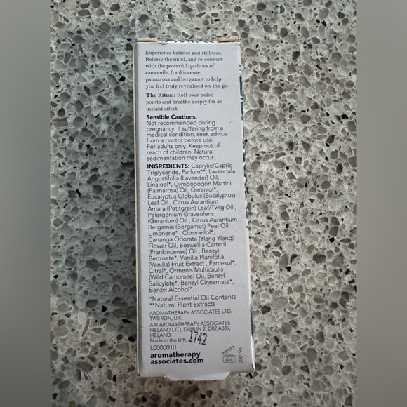 Aromatherapy Associates x Liberty London Clear Mind Roller Ball 10ml - Picture 2 of 3